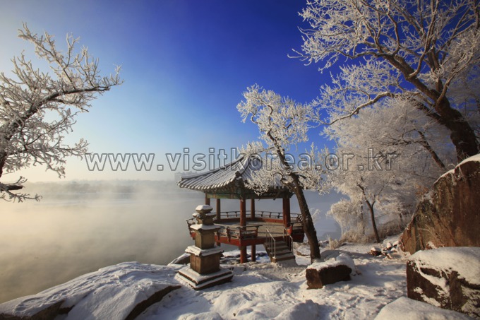 Snowscape of Silleuksa Temple