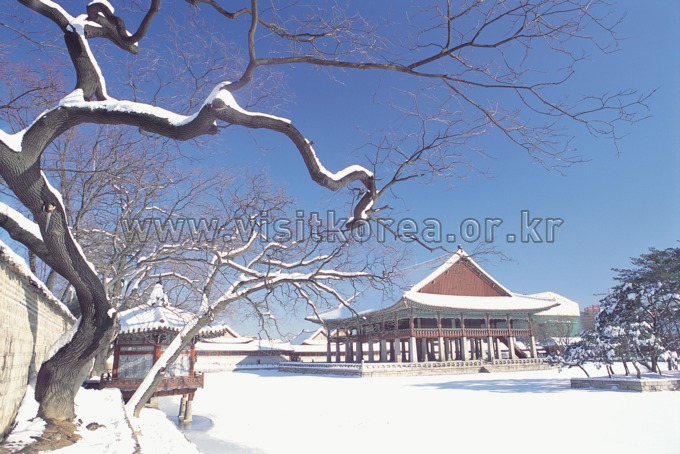 Gyeonghoeru Pavilion in Winter