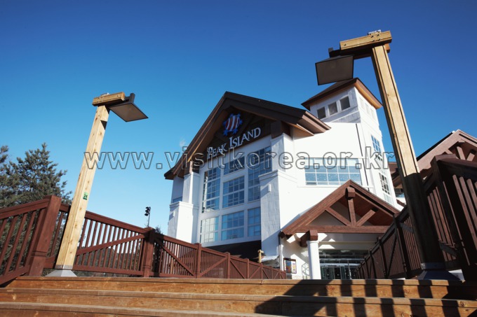 Yongpyeong Resort, Peakisland