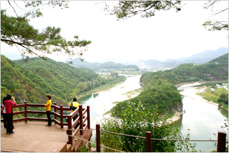 Seonam Village at Seogang River 