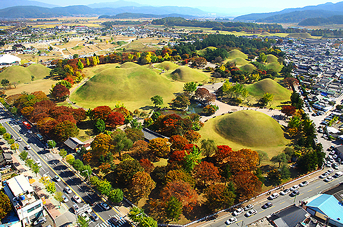 the area of Daereungwon Tomb Complex