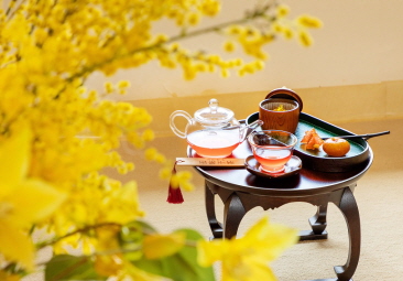 Traditional Refreshment Experience at Gyeongbokgung Saenggwabang