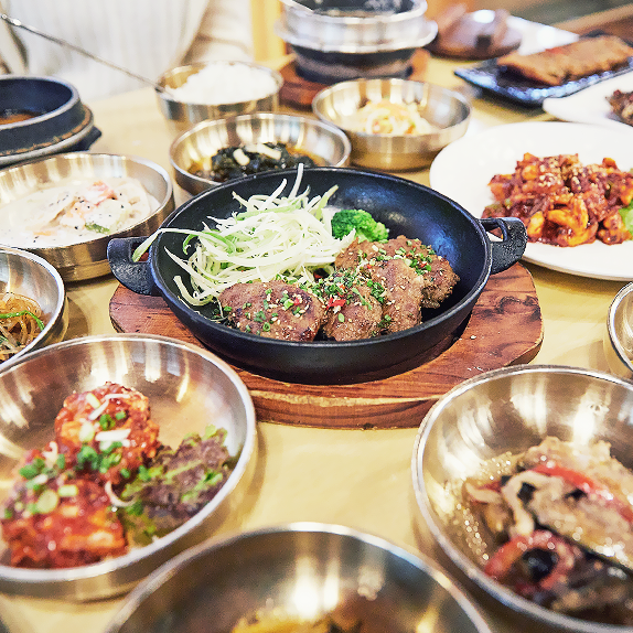 Korean table d’hote with Icheon rice