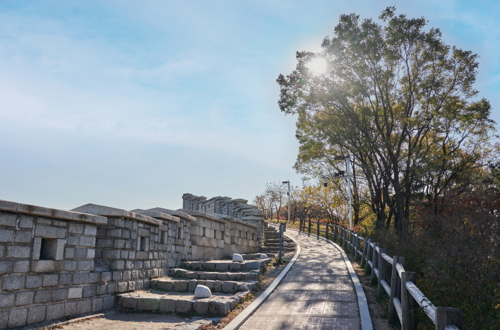 Naksan Trail of Seoul City Wall