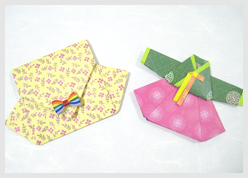 종이로 만든 복주머니, 저고리와 치마