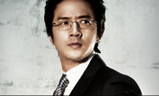 Jin Sa-u, interpretado por Jeong Joon-ho 