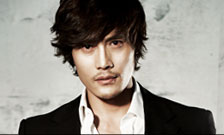 Kim Hyeon-jun, interpretado por Lee Byung-hun 