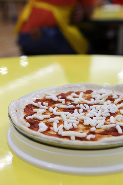 임실치즈테마파크 피자 만들기 체험에서 만든 피자 한판