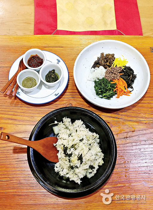 서지초가뜰 강원나물밥