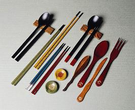 옻칠 응용기법을 이용한 식탁용품