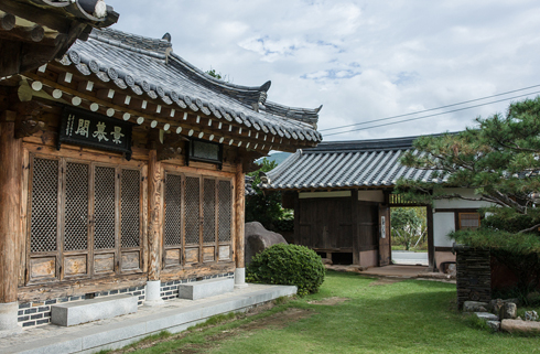 경주 충의당 경모각
          