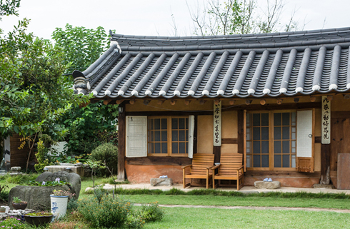 경주 충의당 우산초려