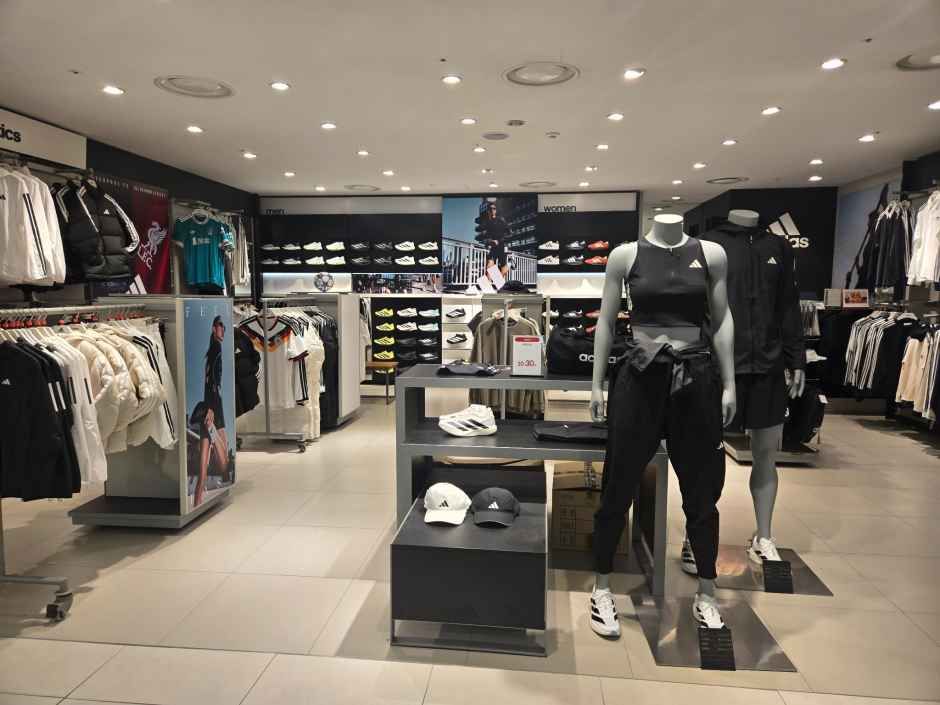 アディダス パフォーマンス ロッテ百貨店盆唐店