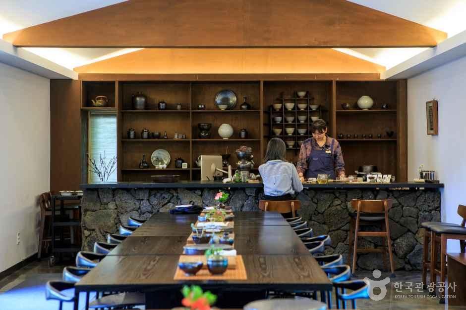 Dedicated Space for the Jeju Premium Tea Course Experience