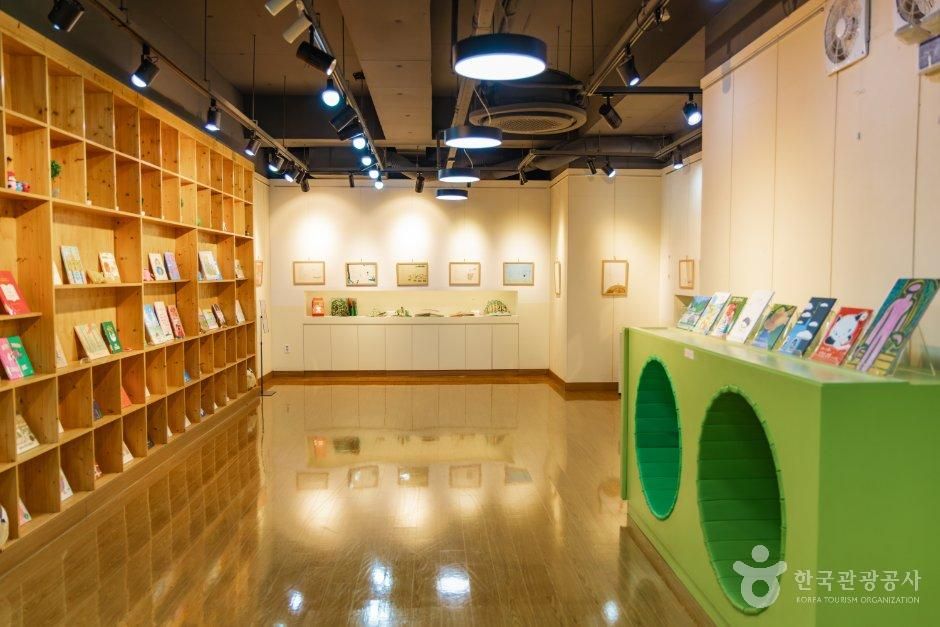 경기_동두천시_동두천꿈나무정보도서관 (4).jpg