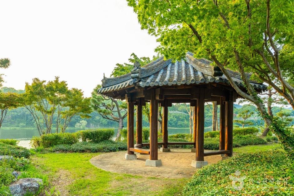 경남_진주시_남가람공원 (1).jpg