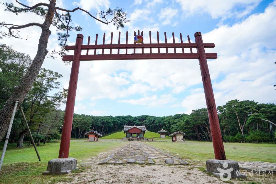 坡州長陵（仁祖・仁烈王后）［ユネスコ世界遺産］
