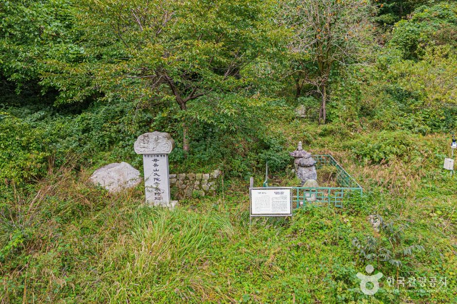 大源寺龍角浮屠