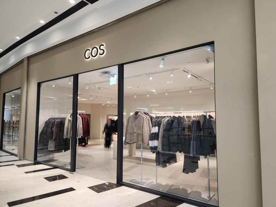 COS IFC Mall Branch