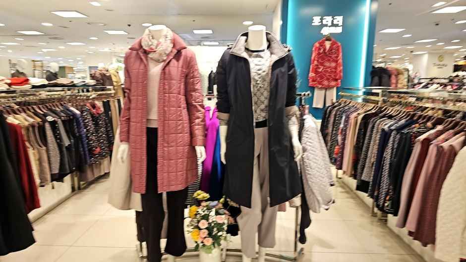 Polari Newcore奥特莱斯 平村店