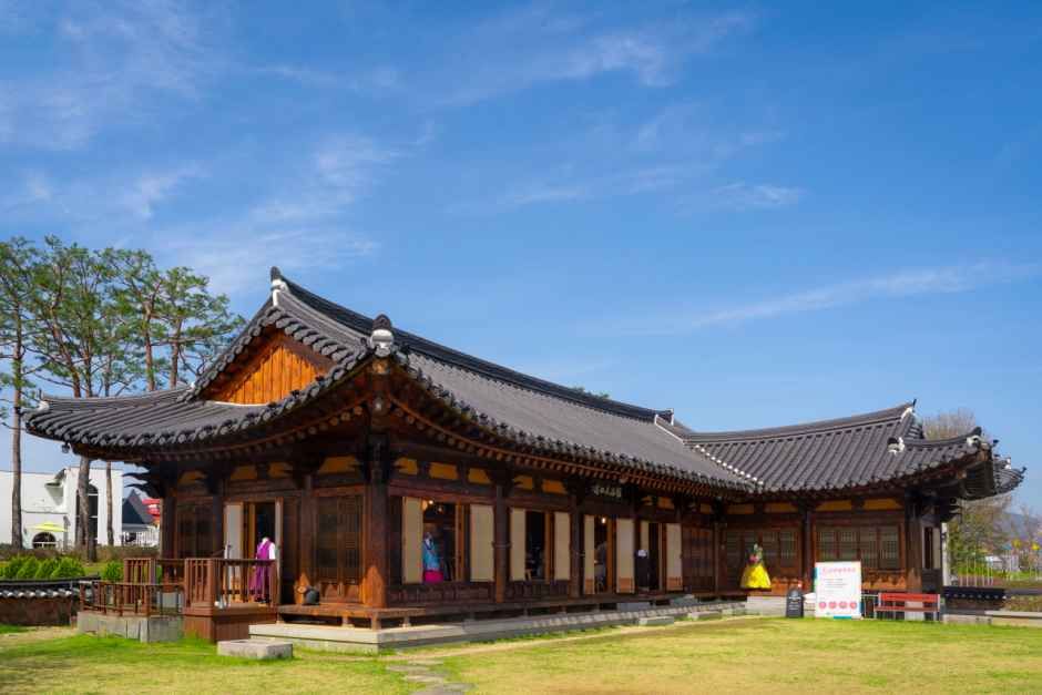中央塔義湘室