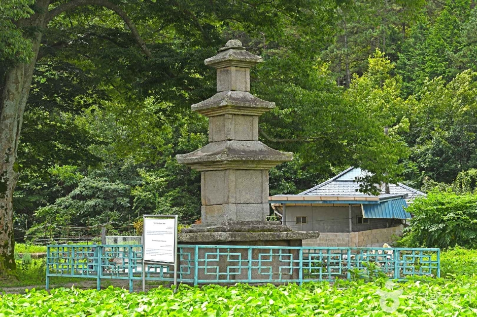Hansansa Temple Site Three-Story Stone Pagoda
