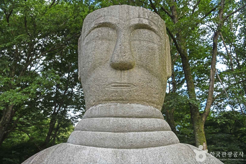 弥勒里 仏頭