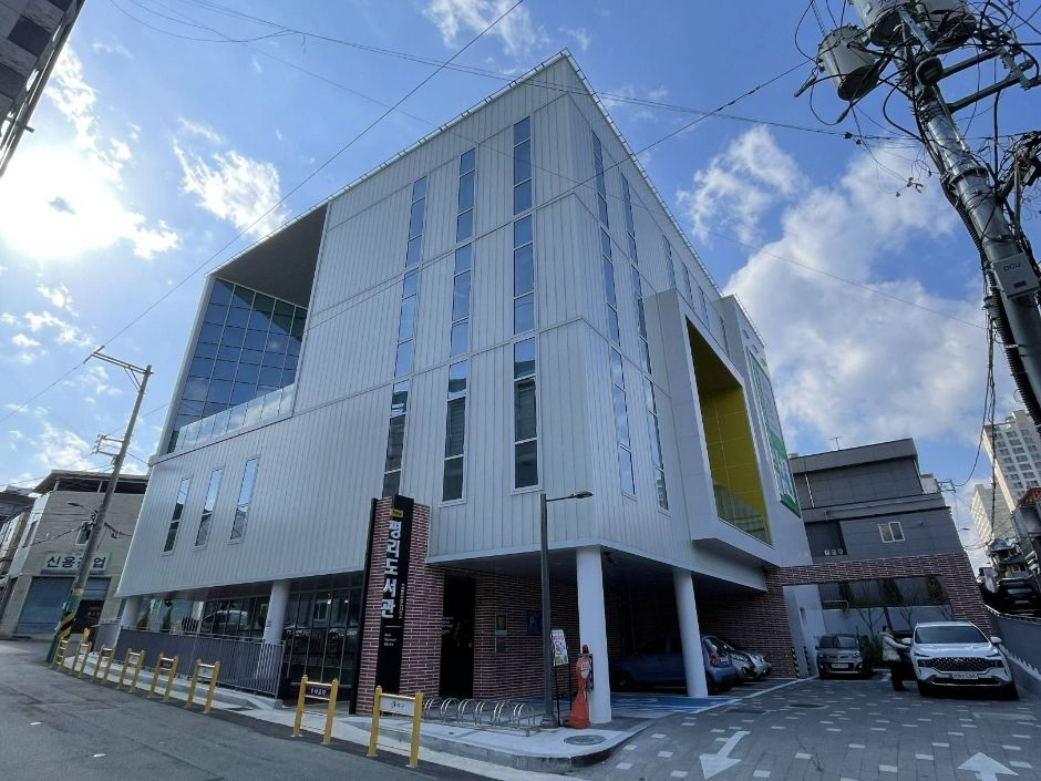 新坪里图书馆