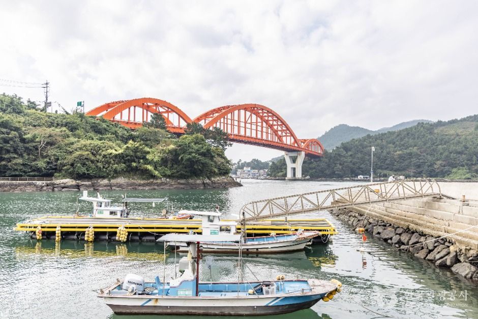 Changseon Bridge Town