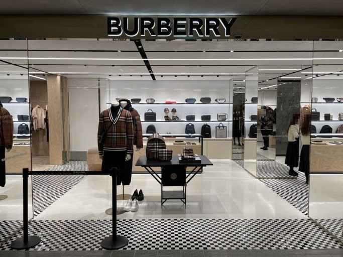 [事后免税店]博柏利男装 乐天百货商店总店(버버리맨즈 롯데백화점 본점)