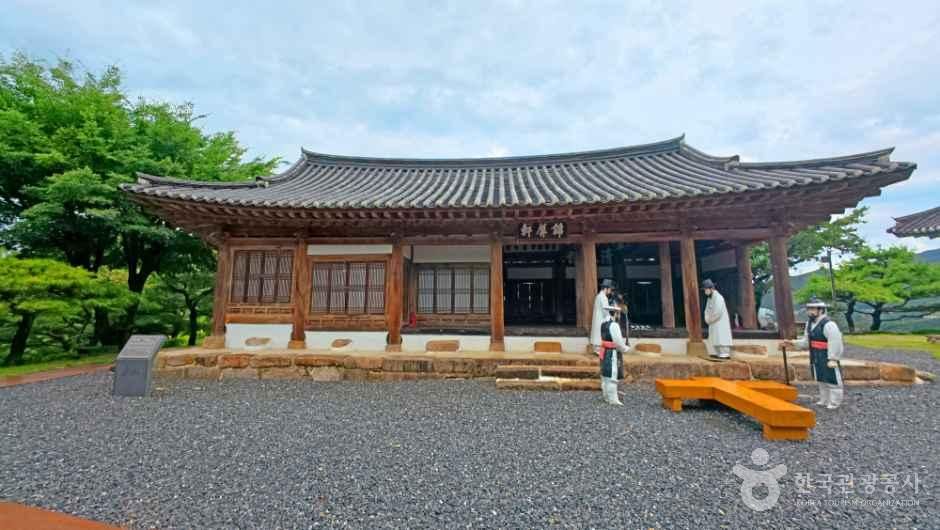 제천 청풍 금병헌 - 충청북도 제천시 청풍면 청풍호로 2048 관광 명소