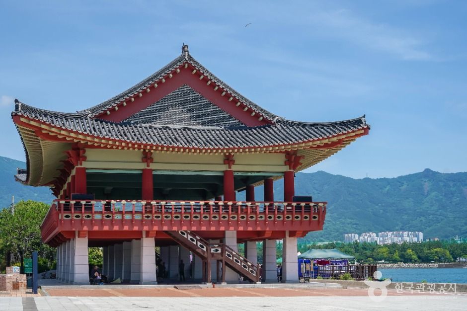 Jinhaeru Beach Park