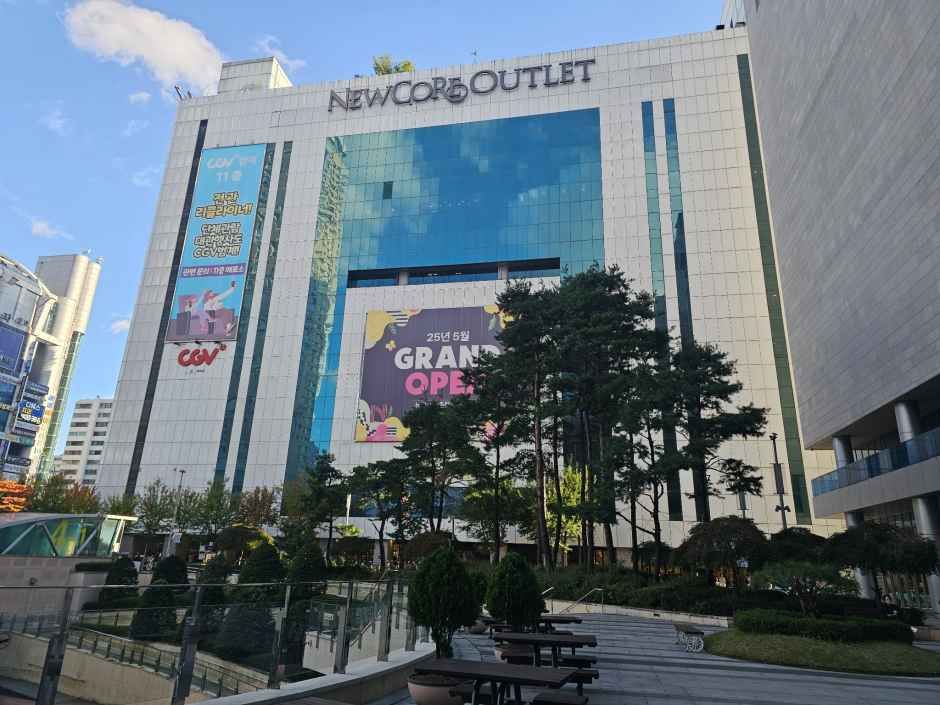 [事後免税店] Olive Young・ニューコアアウトレットピョンチョン（坪村）店