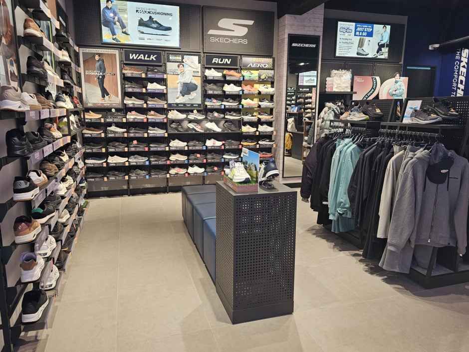 [事後免税店]SKECHERS（スケッチャーズ）・インチョンブピョン（仁川富平）店(스케쳐스 인천부평점)
