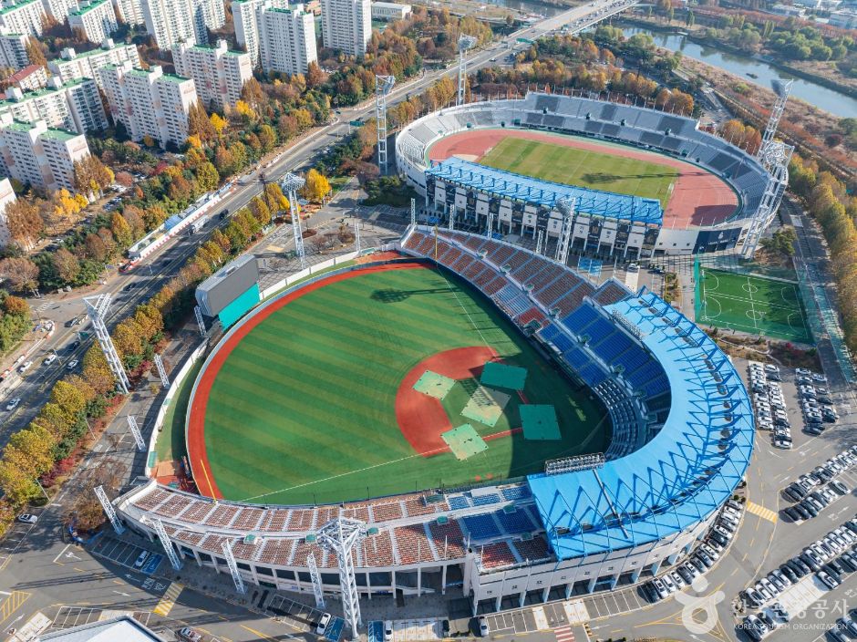 Mokdong Stadium (