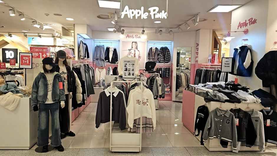 アップルピンク ニューコアアウトレット 坪村店