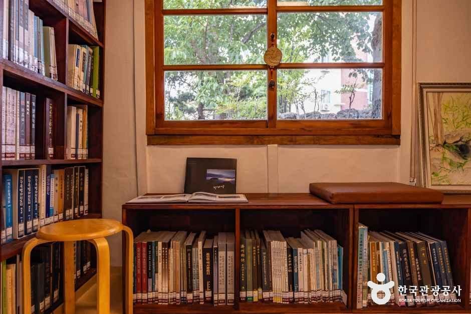 제주_제주책방·사랑방 (10).jpg