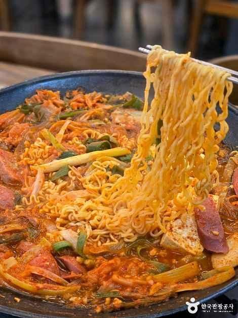 의정부명물부대찌개본점