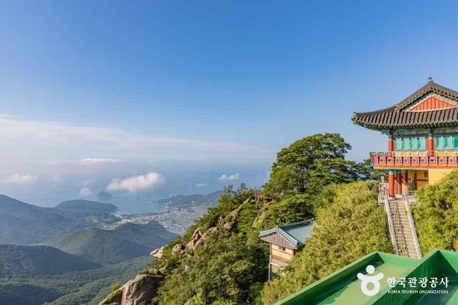 금산 보리암(남해) - 경상남도 남해군 상주면 보리암로 665 관광 명소