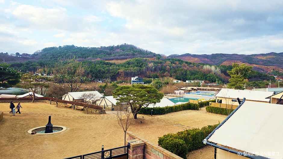 클럽아이리스 - 경상북도 칠곡군 왜관읍 봉계로 348 관광 명소