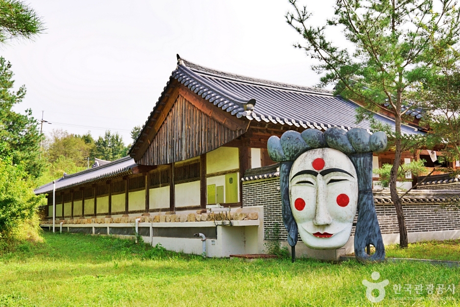 仮面劇伝授館