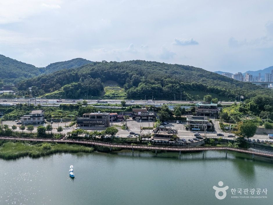 白云湖美食村