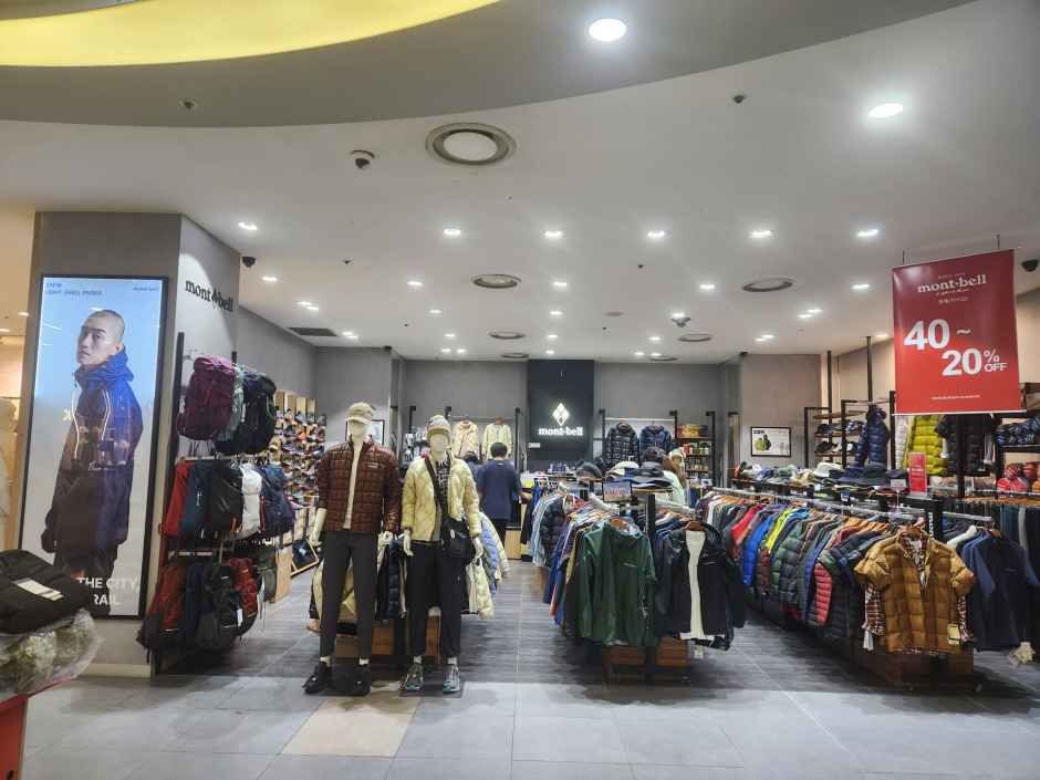 몽벨 마리오아울렛 2관점