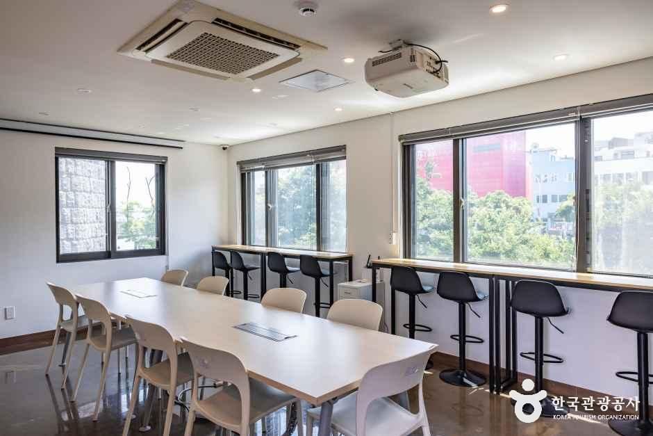 제주_제주책방·사랑방 (1).jpg