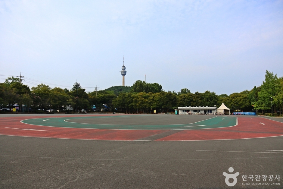 Duryu Park Inline Skating Rink
