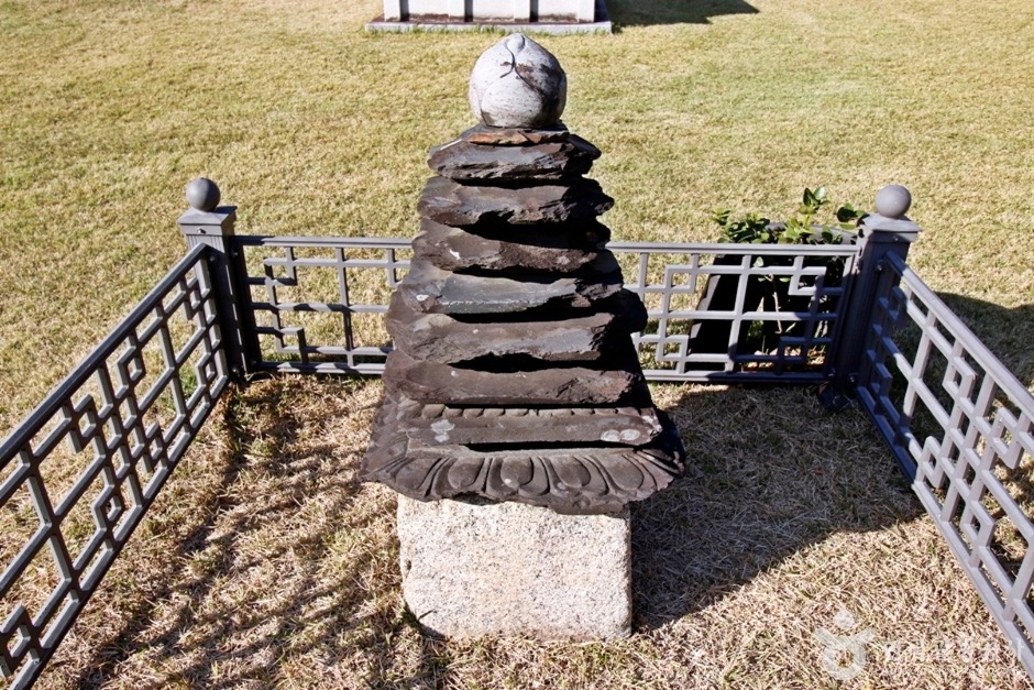 忠州 彰龍寺 多層青石塔