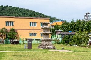 서산동문동오층석탑 및 당간지주