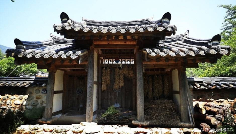 鶴川書院