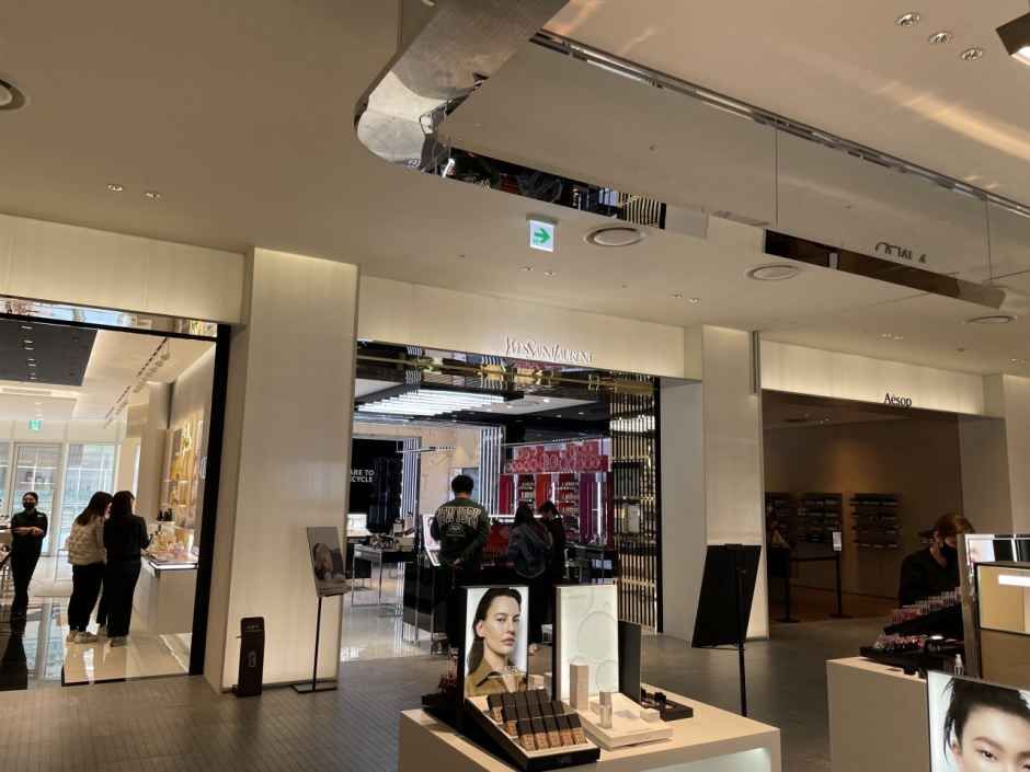 イヴ・サンローラン ビューティ ロッテ百貨店東灘店