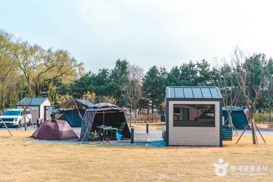 복하천 제3수변공원 캠핑장